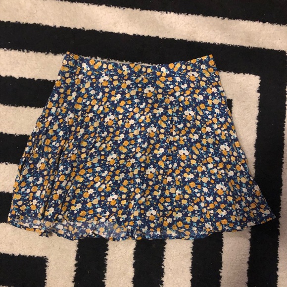 High waisted forever21 skirt - Picture 2 of 4